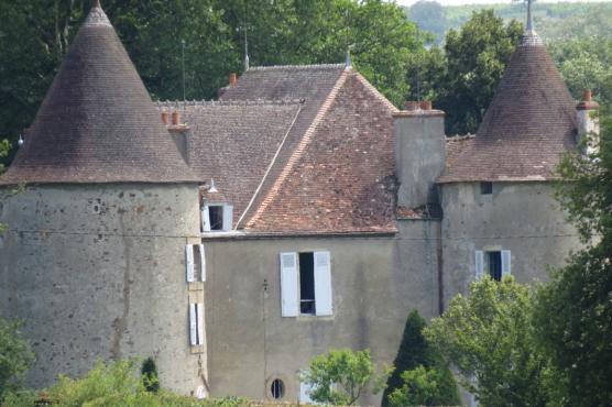 CHATEAU DES GARENNES Verneuil-en-Bourbonnais guide des hotels